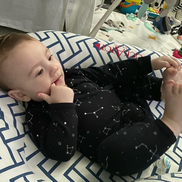 Bloomie’s unisex constellation coverall & star bib set. Size 9 months. - Picture 8 of 9